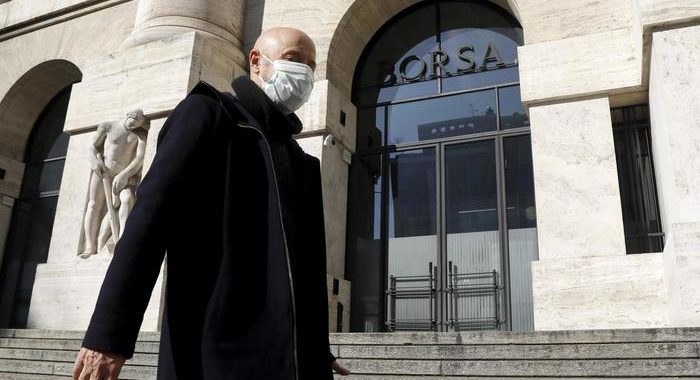 Borsa Milano apre in forte calo -2,12%