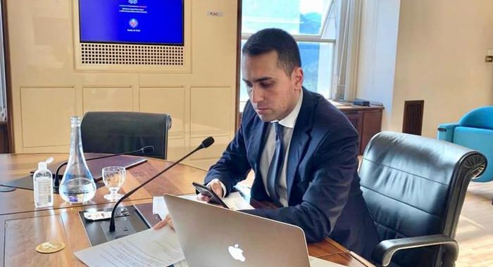 Di Maio, servono 100 mln mascherine mese