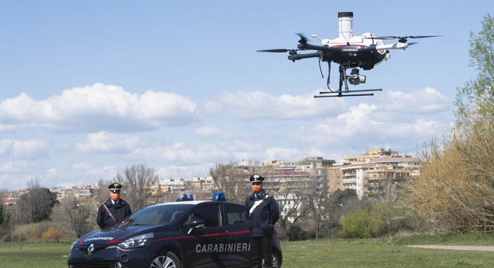 Drone dei Carabinieri su Scampia