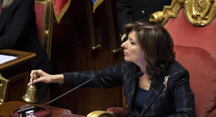 Senato, applauso per vittime