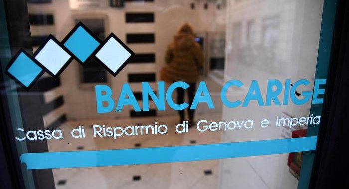 Carige:raggruppa titoli e guarda a Borsa