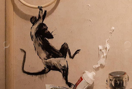 Coronavirus: ‘lockdown’ non ferma Banksy,opera nel suo bagno