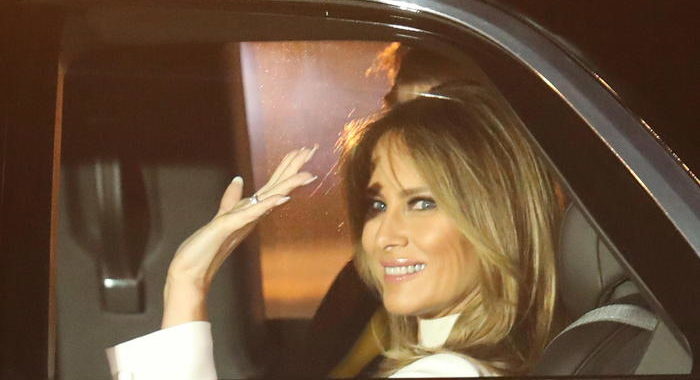 Melania Trump sente Laura Mattarella