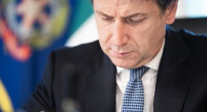 Mes: Di Battista, mi fido di Conte