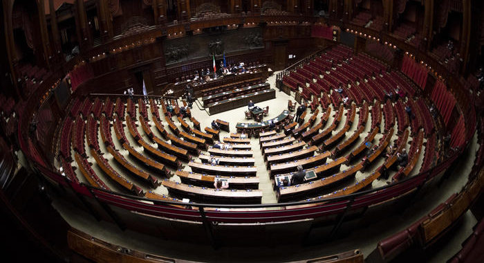 Mes: Fassino,Parlamento non vota al buio