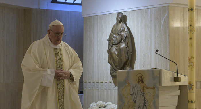 Papa,così non è Chiesa, uscire da tunnel