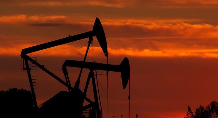 Petrolio: Wti sale 9% dopo accordo Opec+