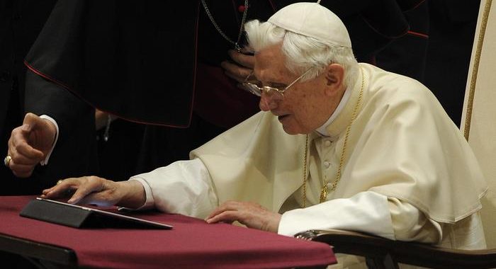 Ratzinger: Gaenswein, compleanno diverso