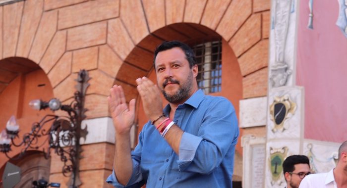 Salvini, c’è chi specula e chi lavora