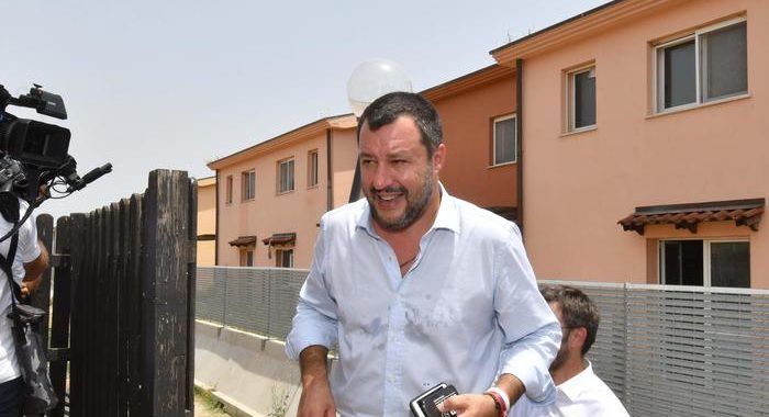 Salvini, italiani mafiosi? Vergogna