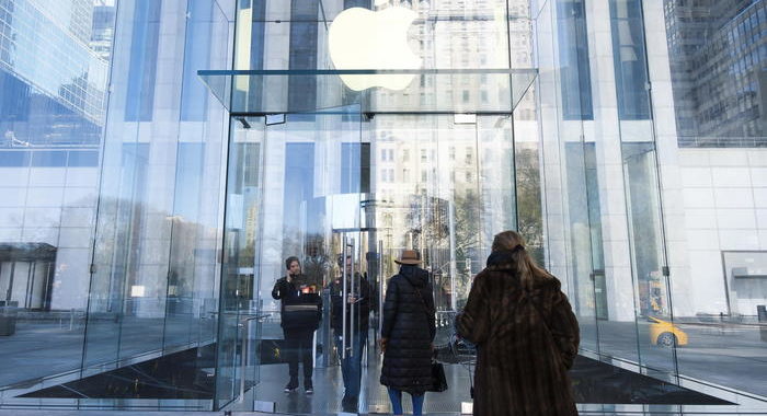 Apple riaprirà alcuni negozi in Usa la prossima settimana