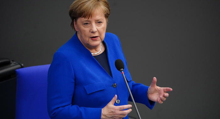 Bce: Merkel, rispetto per giudizio Corte