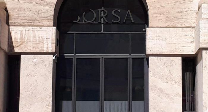 Borsa: Milano chiude a +1,61%