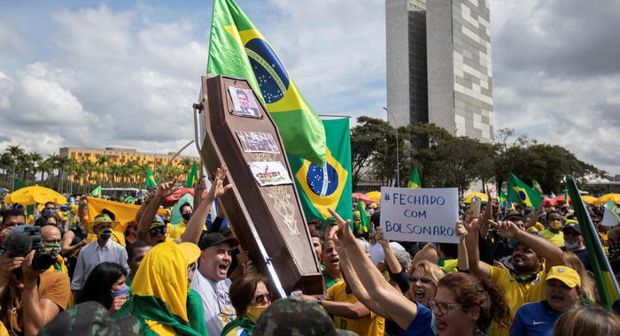 Brasile, due governatori positivi in 24h