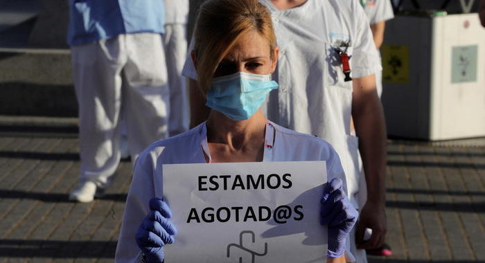 Coronavirus: 10 giorni lutto in Spagna