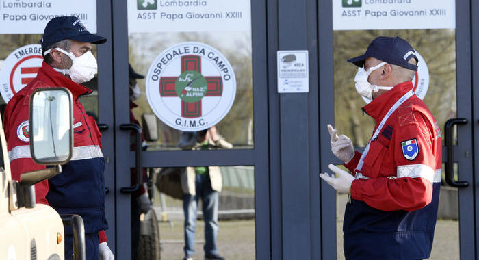 Covid: 32.877 morti, 34 in Lombardia