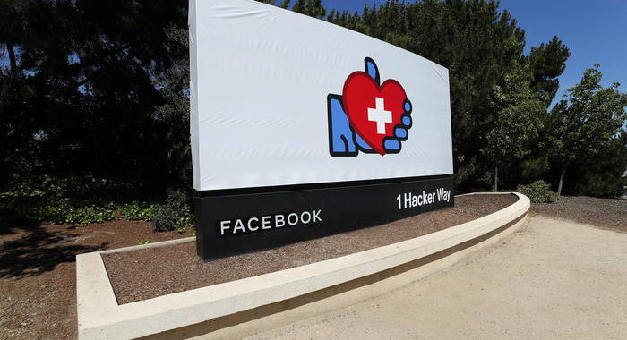 Facebook, smart working fino a fine 2020