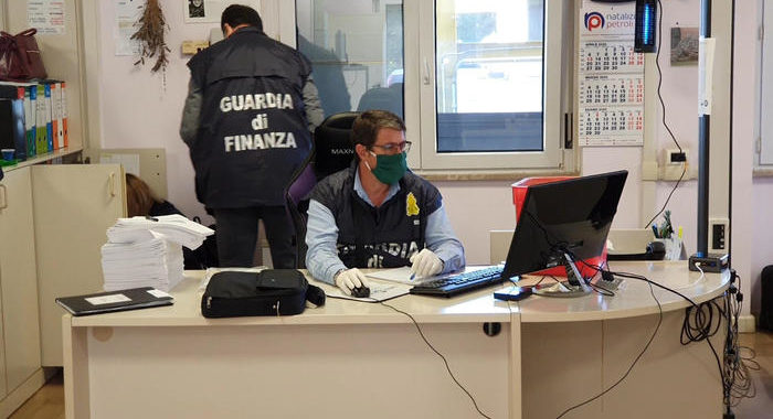 Gdf Roma, sequestro da 43 mln per frode