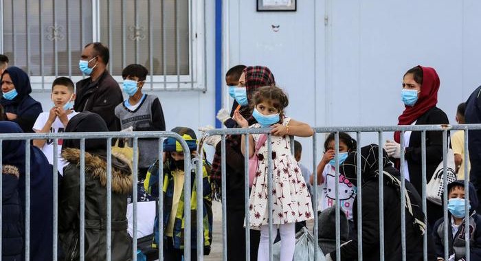 Grecia, lockdown campi migranti fino 7/6