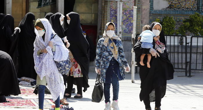 In Iran contagi ai massimi da 2 mesi