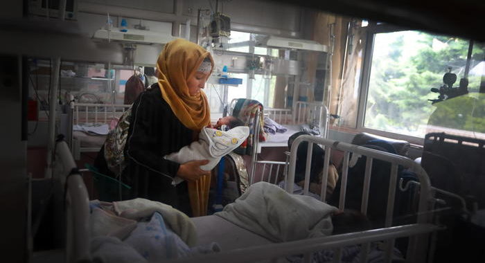 Kabul, 24 i morti in attacco ospedale