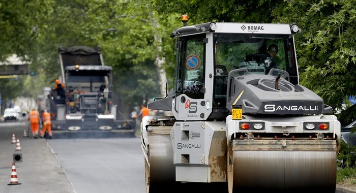 Mit, via libera a 455 milioni per manutenzione strade