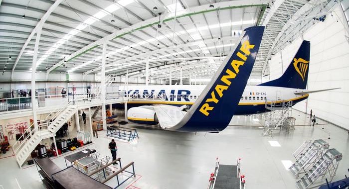 Ryanair, in vista 3.000 esuberi