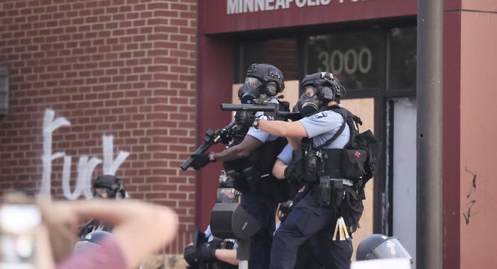 Seconda serata di proteste a Minneapolis