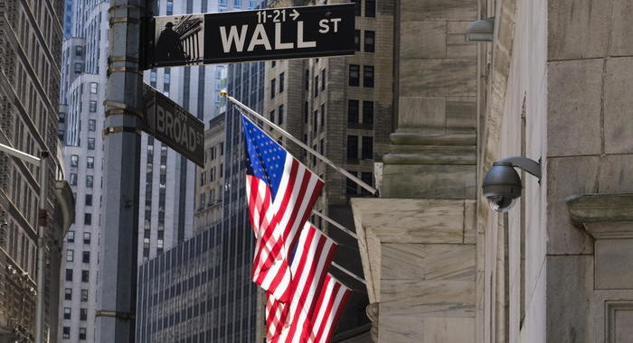 Trump, Wall Street vola, Usa riaprano