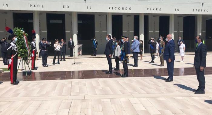 2 Giugno:ministro Boccia a Sacrario Bari