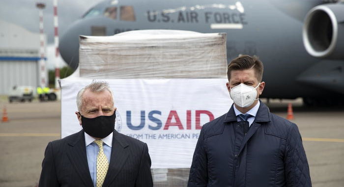 Atterrato a Mosca aereo Usa con aiuti