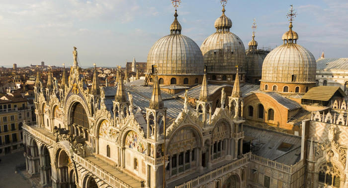 Basilica S.Marco apre a 150 persone/ora