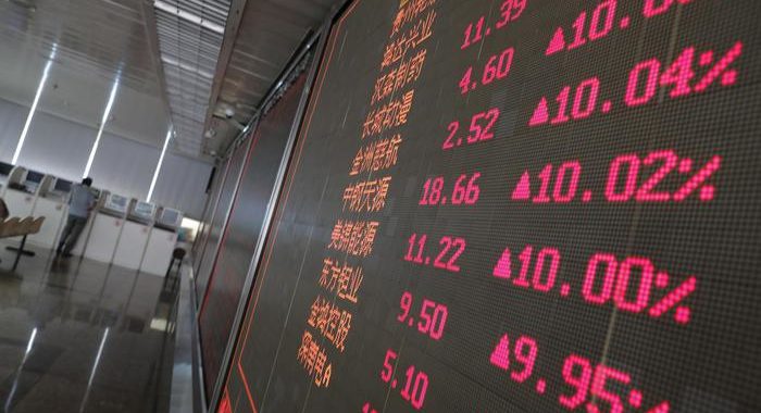 Borsa: Asia pesante con timori covid, giù Tokyo e Seul