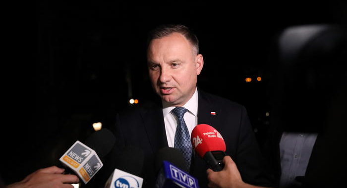 Coronavirus: Polonia si prepara a presidenziali, con cautela