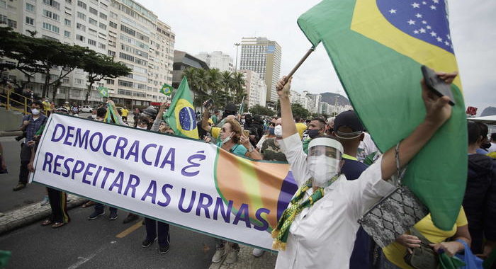 Duro attacco di Bolsonaro all’Oms