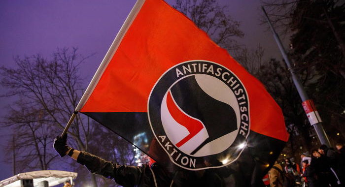 Falso account Antifa, era suprematista