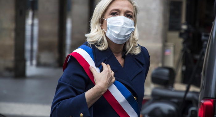 Francia: Le Pen attacca Macron