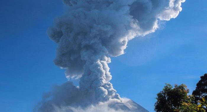 Indonesia: si risveglia il vulcano Merapi