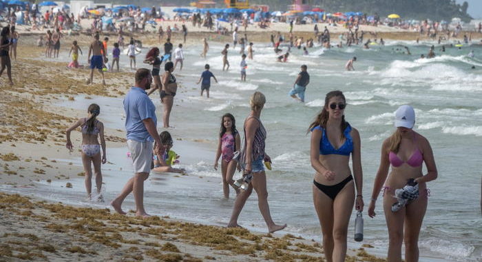 Miami chiude le spiagge per il 4 luglio