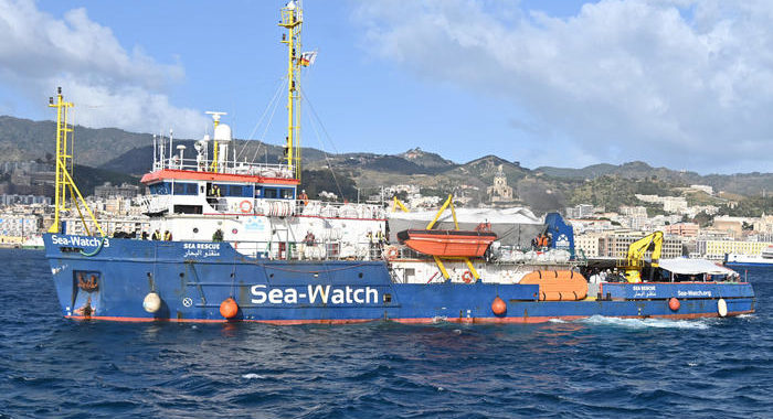 Migranti: Sea Watch ne soccorre 100