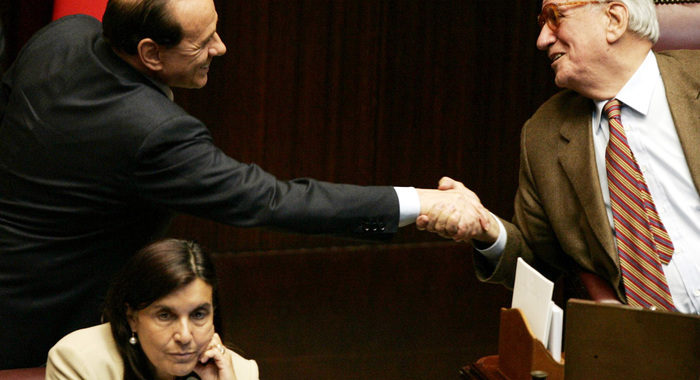 Morto Biondi: Berlusconi, piango l’amico prima del politico