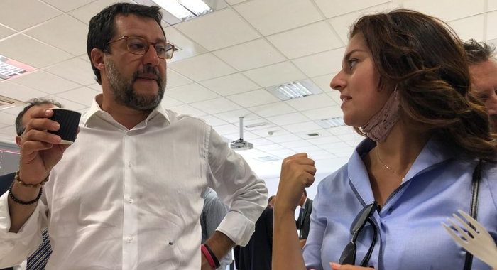 Salvini,non mando mia figlia a scuola con mascherina