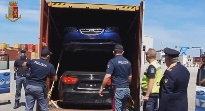 Sventato traffico auto di lusso rubate