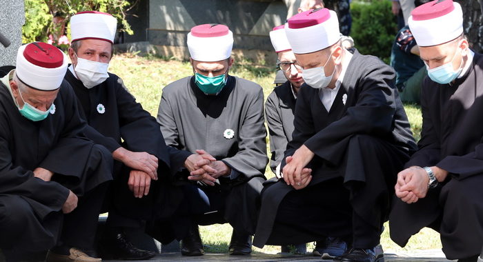 25/mo Srebrenica: cerimonie al cimitero di Potocari