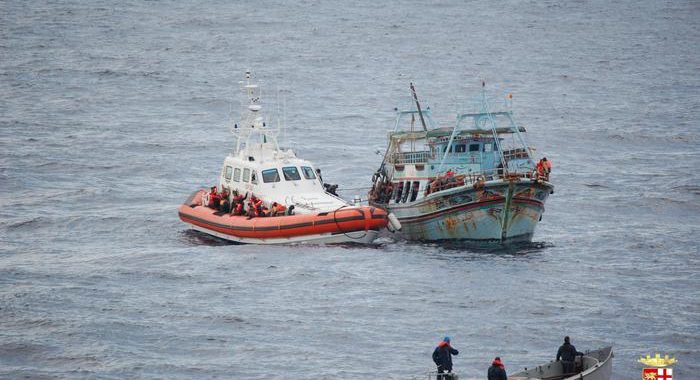 Bando per nave-quarantena, 3 interessati