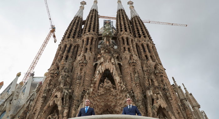 Barcellona,riapre Sagrada Familia a 2.000 operatori sanitari