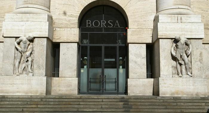 Borsa: Milano in rosso (-1%) con Eni, Saipem e Mediobanca