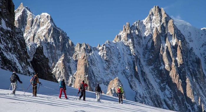 Cordata alpinisti caduta in crepaccio su Monte Bianco
