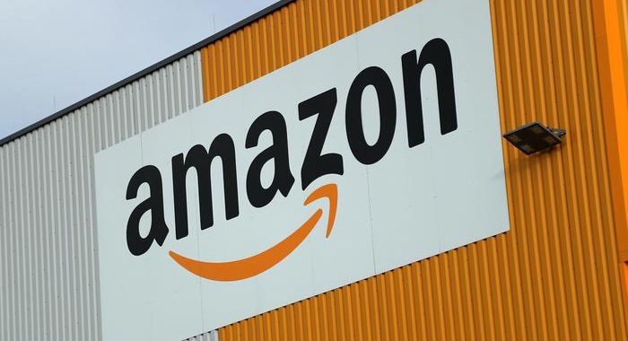 Coronavirus: Amazon dona prodotti alla Croce Rossa