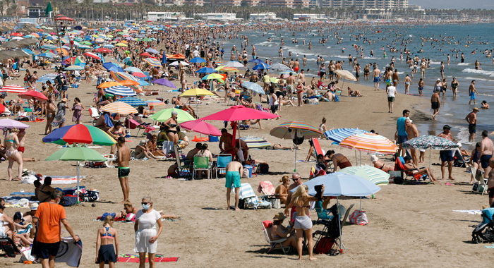 Coronavirus: Barcellona riduce del 15% l’accesso a spiagge